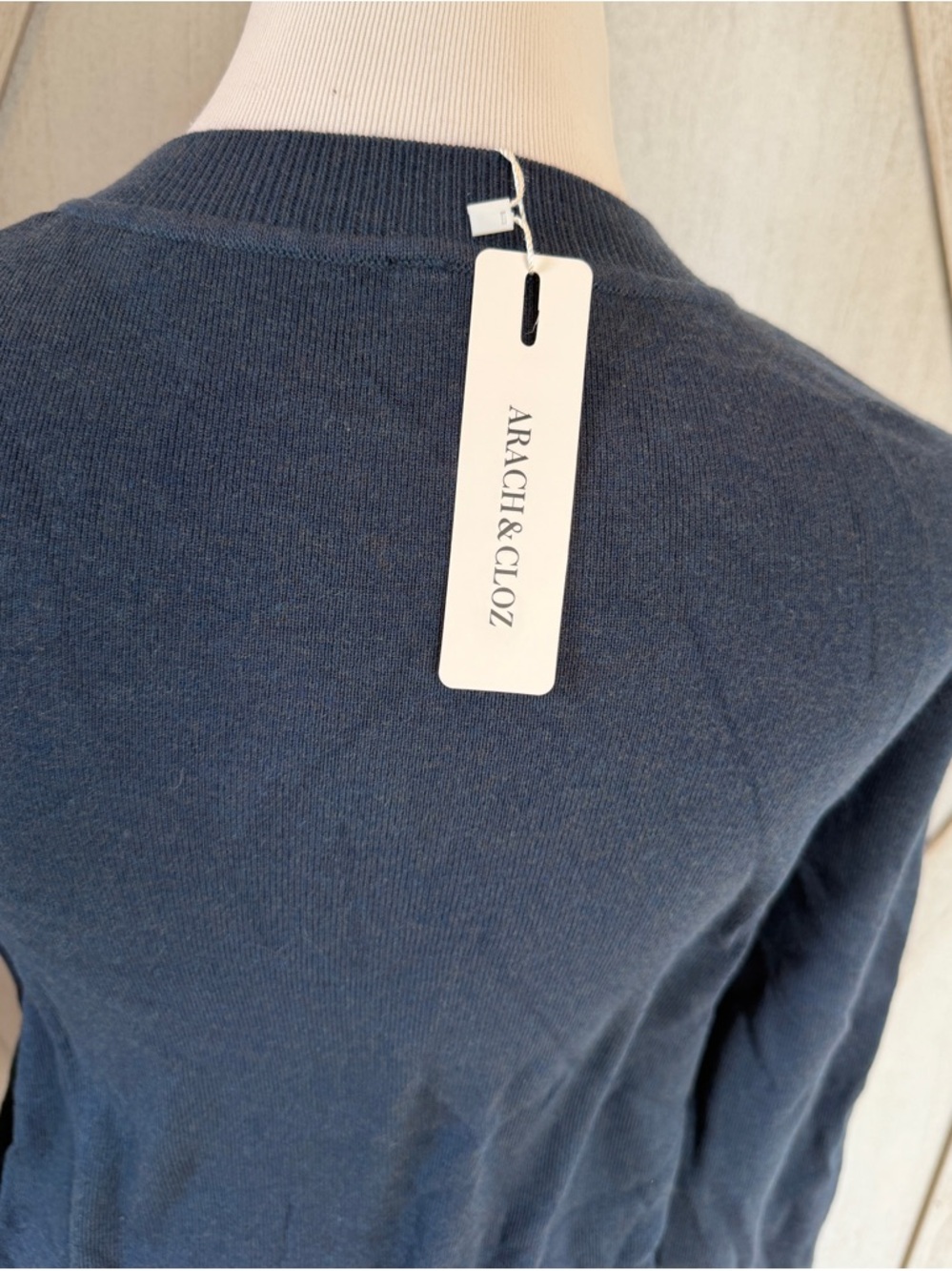 Classic Women's Crew Neck Sweater - Blue - Picture 8 of 16